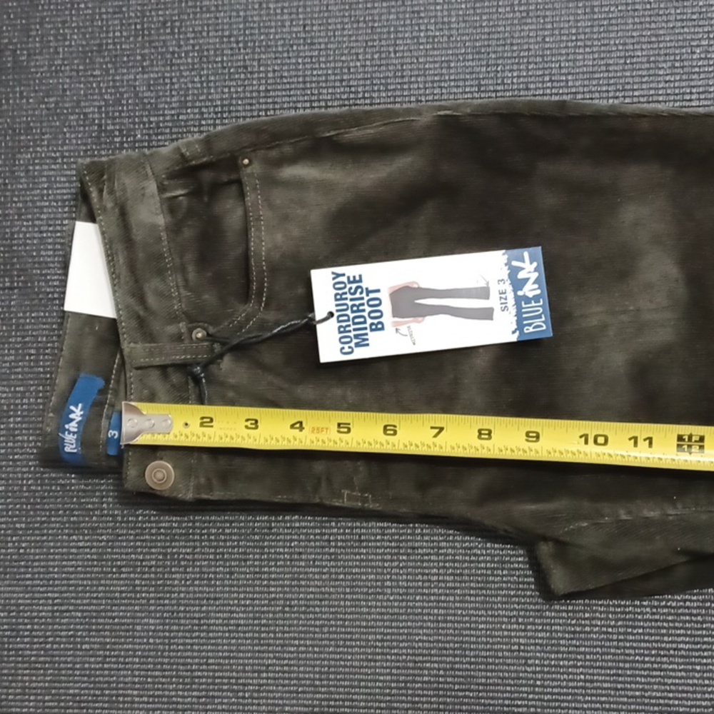 NEW size 3 green Corduroy pants. "Midrise Boot" pants. Casual. Everyday - Picture 8 of 16